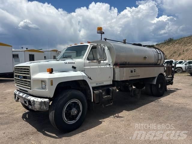 Ford F700 Betonkeverők/Betonpumpák