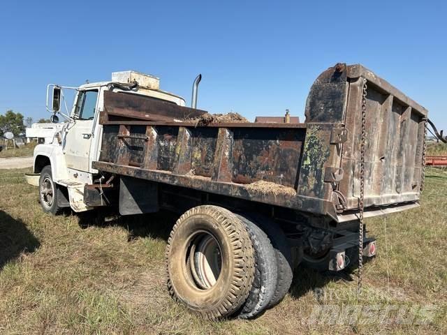 Ford F7000 Billenő teherautók