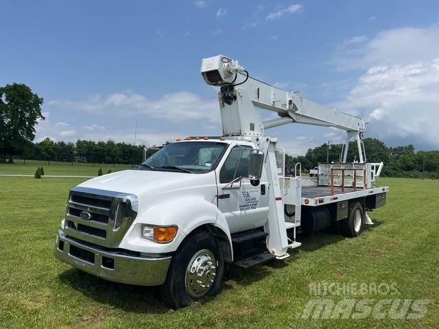 Ford F750 Platós / Ponyvás teherautók
