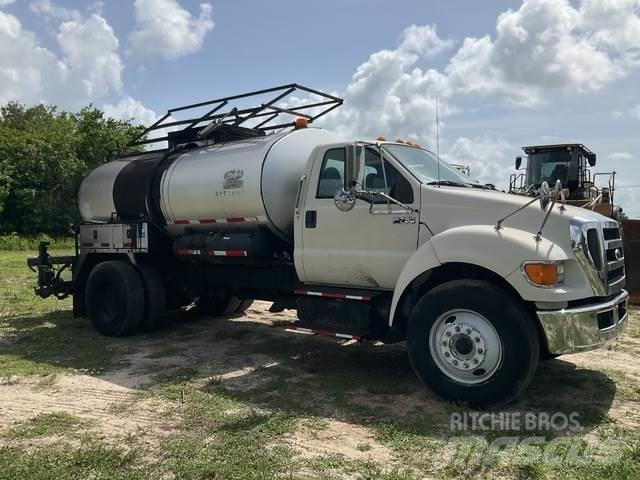 Ford F750 Betonkeverők/Betonpumpák