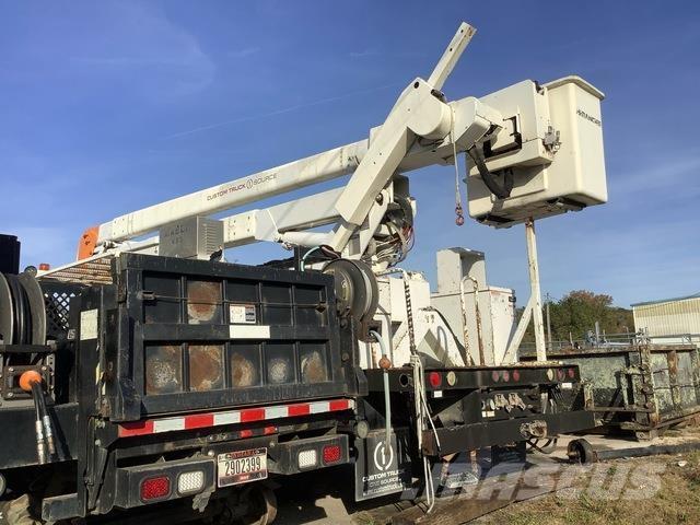 Ford F750 Teherautóra szerelt emelők és állványok