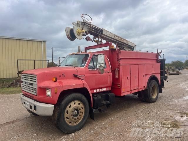 Ford F800 Kis teherszállító/Platós kocsi
