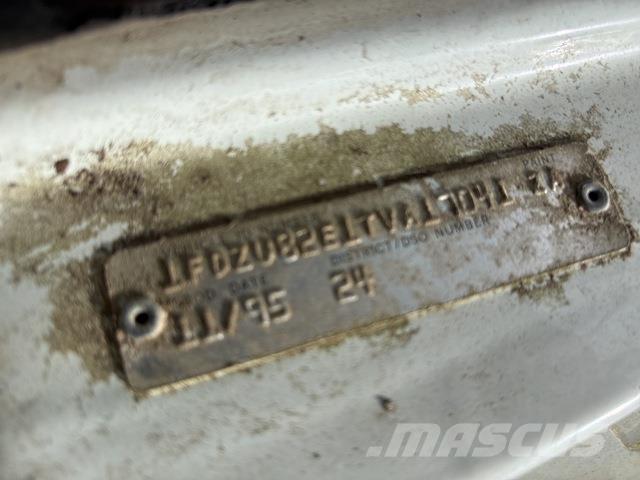 Ford L8000 Vízszállító teherautók