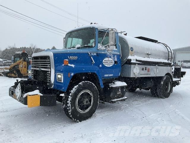 Ford L8000 Betonkeverők/Betonpumpák