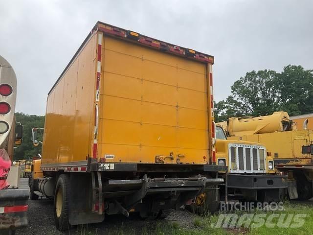 Ford L8000F Dobozos teherautók