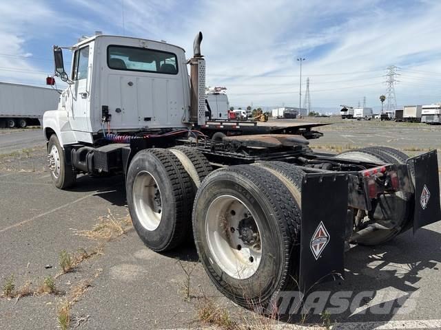 Ford L9000 Nyergesvontatók