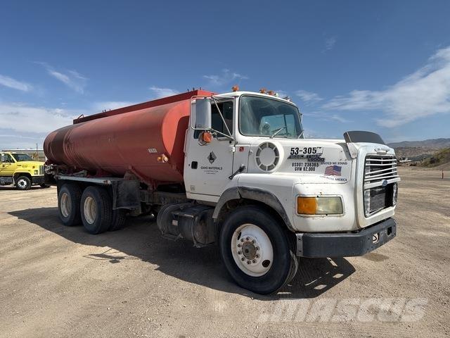 Ford L9000 Vízszállító teherautók