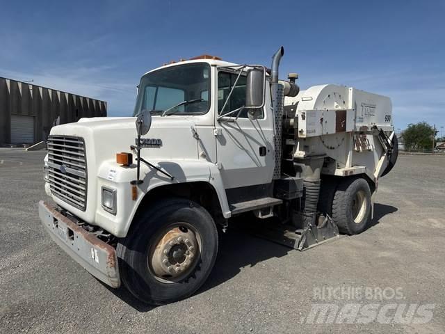 Ford LN7000 Utcaseprő teherautók