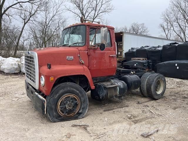 Ford LN8000 Nyergesvontatók