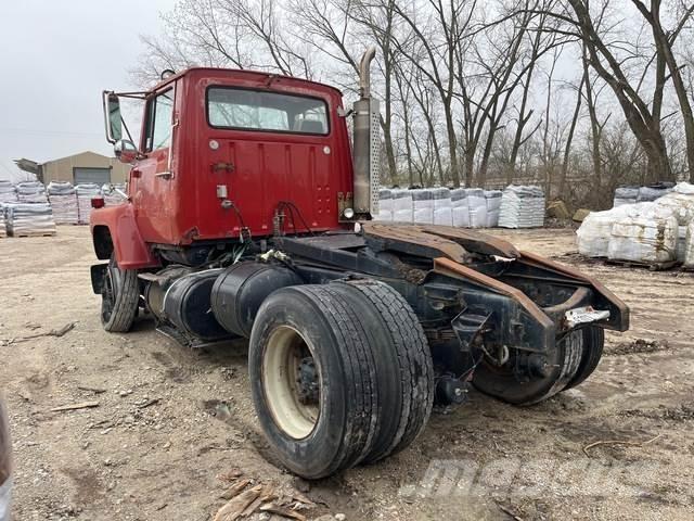 Ford LN8000 Nyergesvontatók