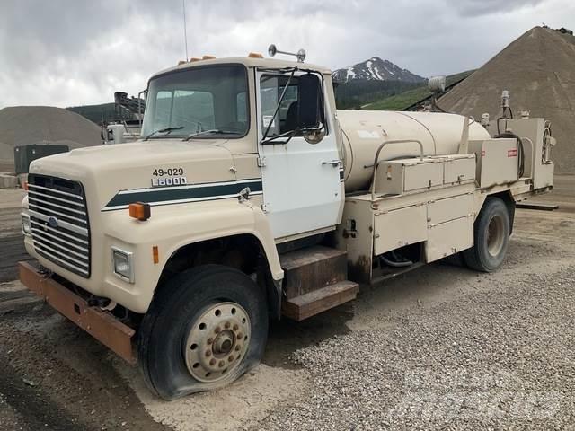 Ford LN8000 Tartályos teherautók