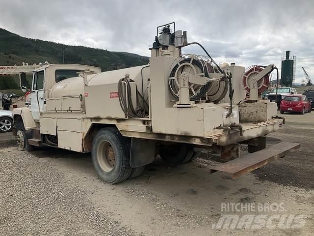 Ford LN8000 Tartályos teherautók