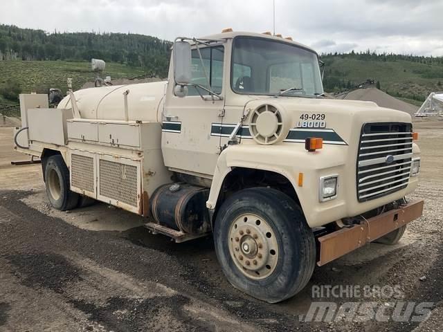 Ford LN8000 Tartályos teherautók