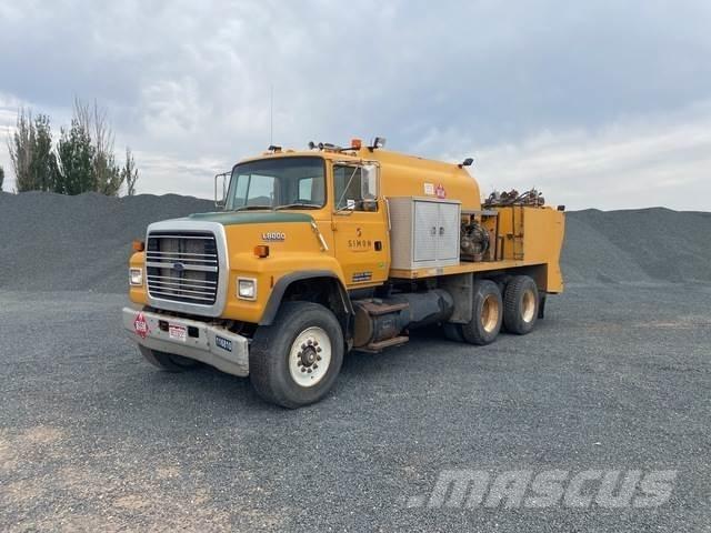 Ford LNT8000 Tartályos teherautók