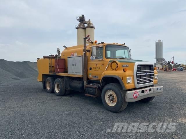 Ford LNT8000 Tartályos teherautók