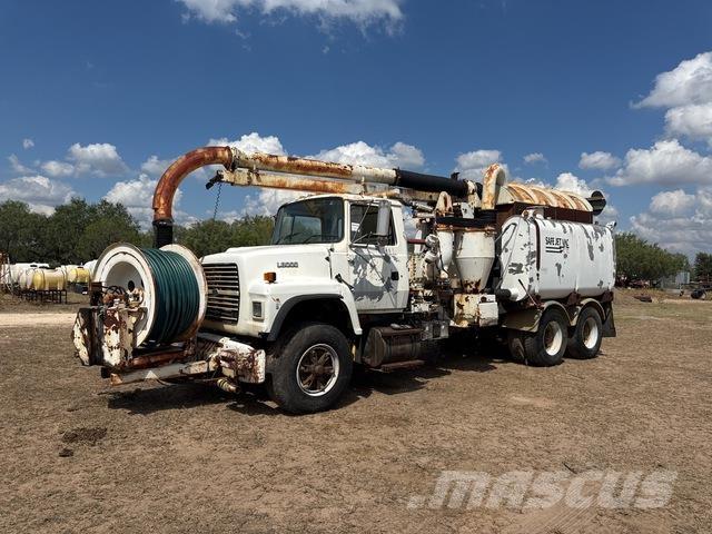 Ford LNT8000F Lánctalpas kotrók