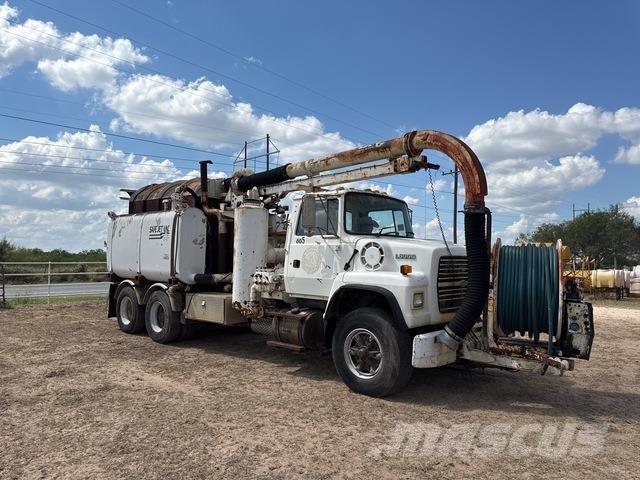 Ford LNT8000F Lánctalpas kotrók