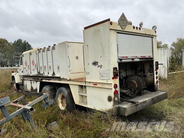 Ford LNT9000 Tartályos teherautók