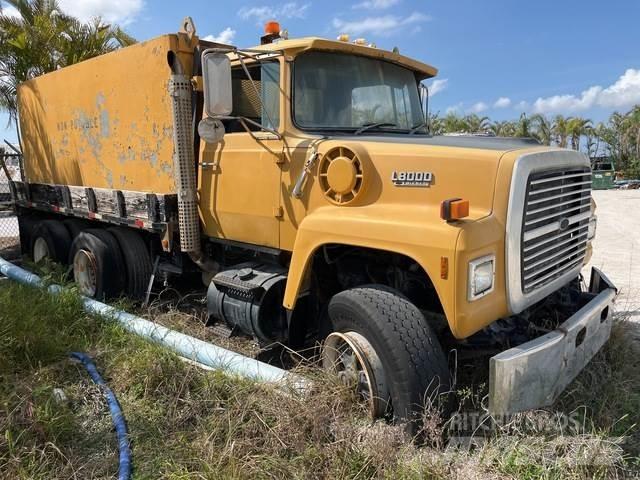 Ford LT8000 Vízszállító teherautók