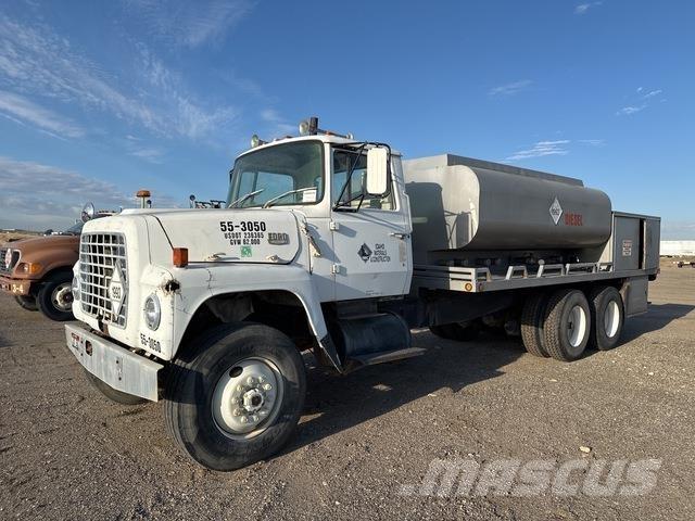 Ford LT8000 Tartályos teherautók