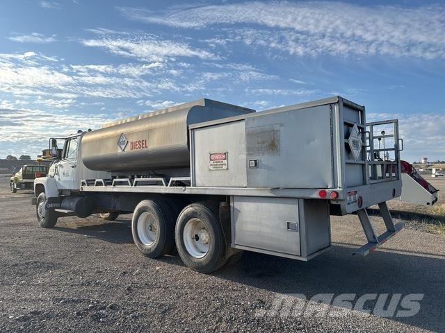 Ford LT8000 Tartályos teherautók