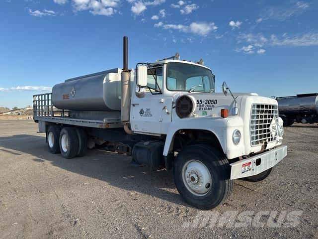 Ford LT8000 Tartályos teherautók