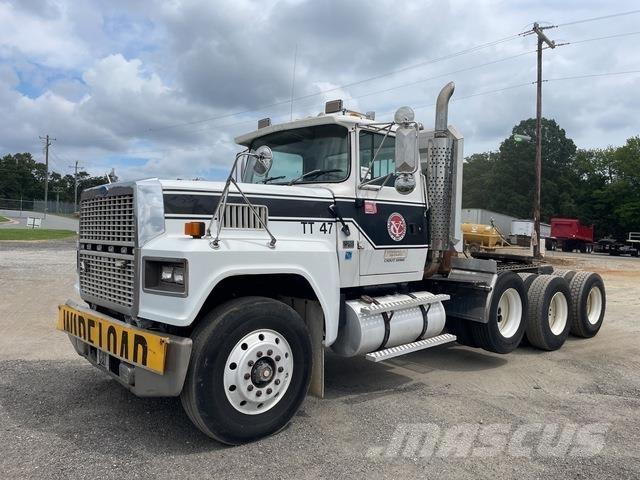 Ford LTL9000 Nyergesvontatók