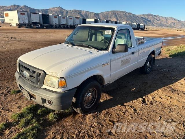 Ford Ranger XL Kis teherszállító/Platós kocsi