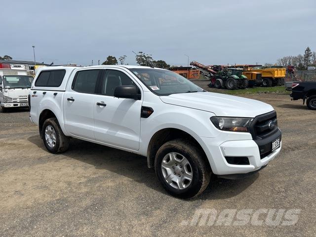 Ford Ranger XL Kis teherszállító/Platós kocsi