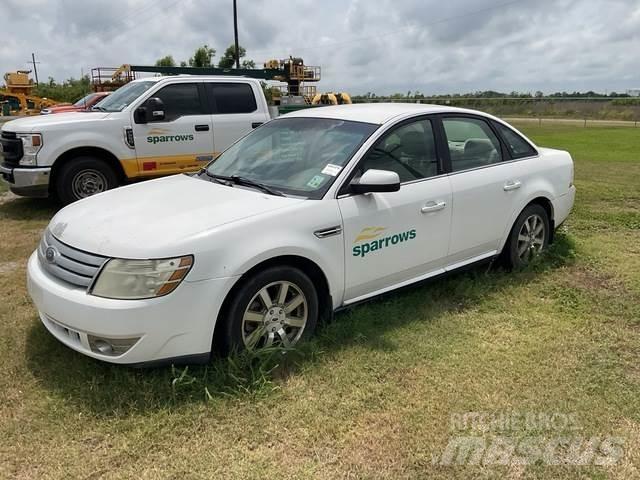 Ford Taurus Kistehergépjárművek