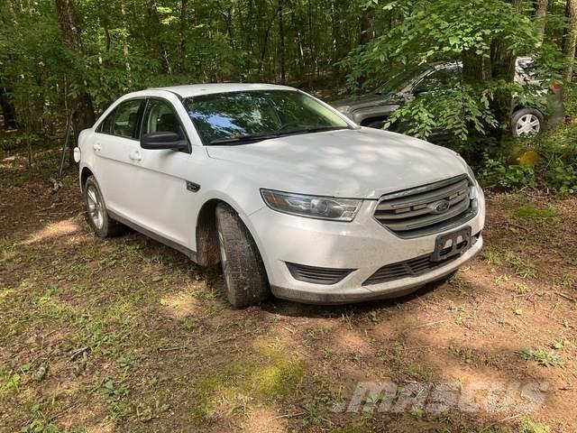 Ford Taurus Kistehergépjárművek
