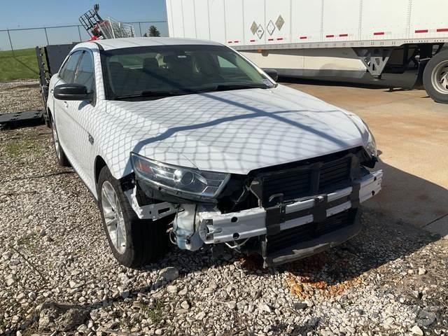 Ford Taurus Kistehergépjárművek