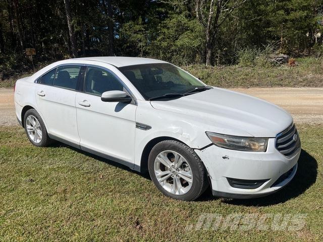 Ford Taurus Kistehergépjárművek