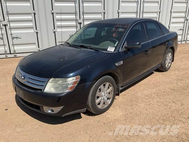 Ford Taurus SE Kistehergépjárművek