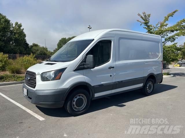 Ford Transit Transporterek