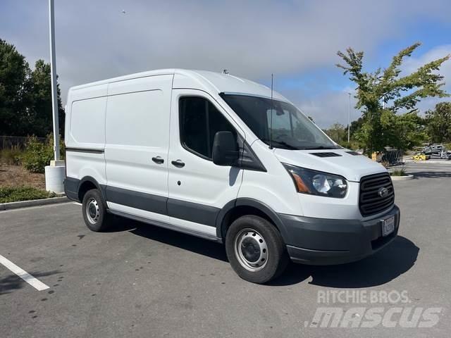Ford Transit Transporterek