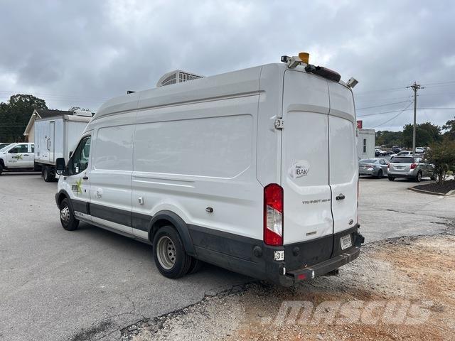 Ford Transit Transporterek