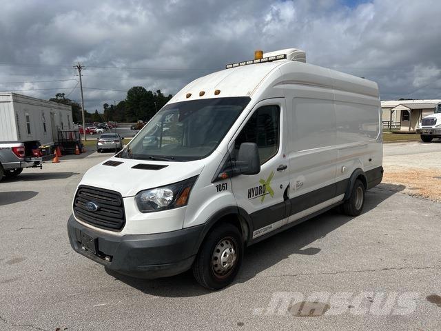 Ford Transit Transporterek