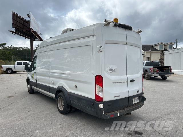 Ford Transit Transporterek