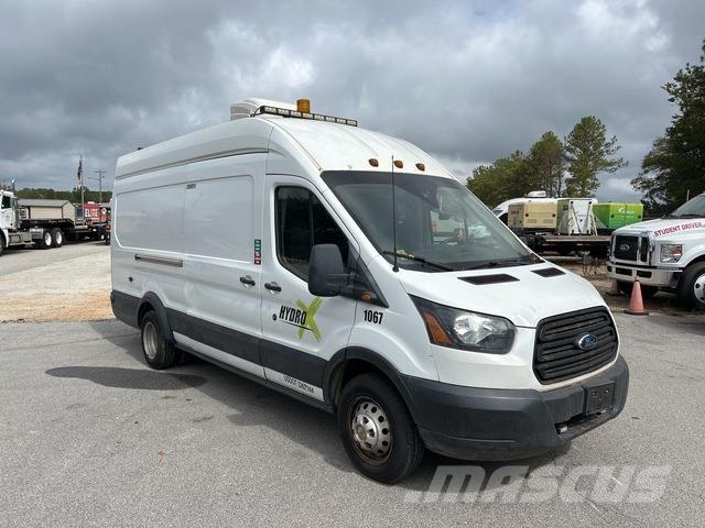 Ford Transit Transporterek