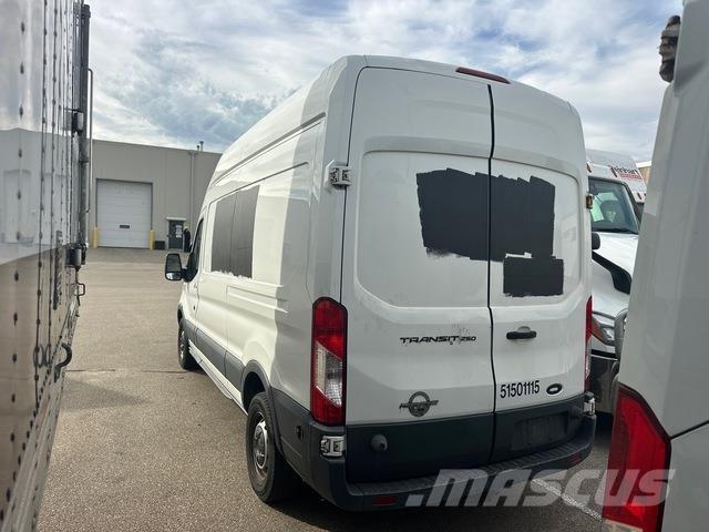 Ford Transit Transporterek