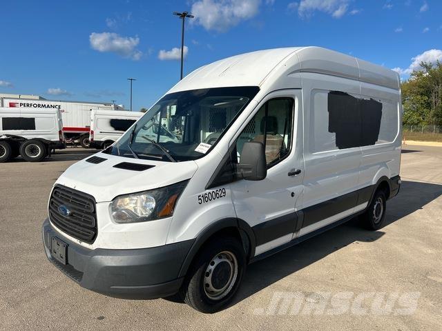 Ford Transit Transporterek
