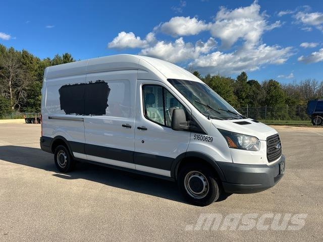 Ford Transit Transporterek