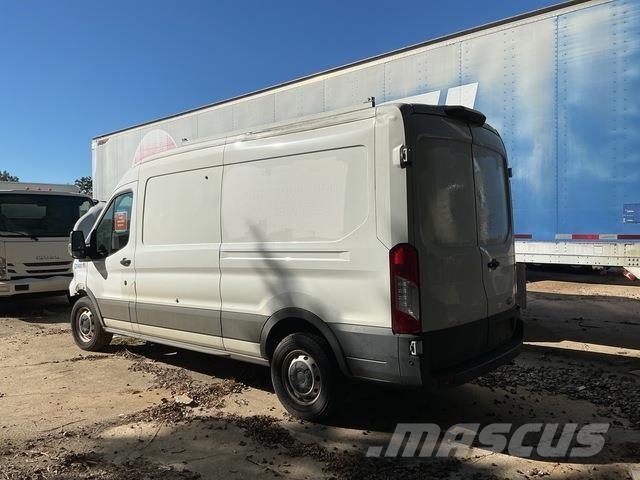 Ford Transit Transporterek