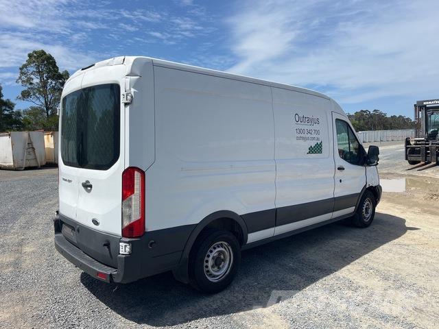 Ford Transit Transporterek