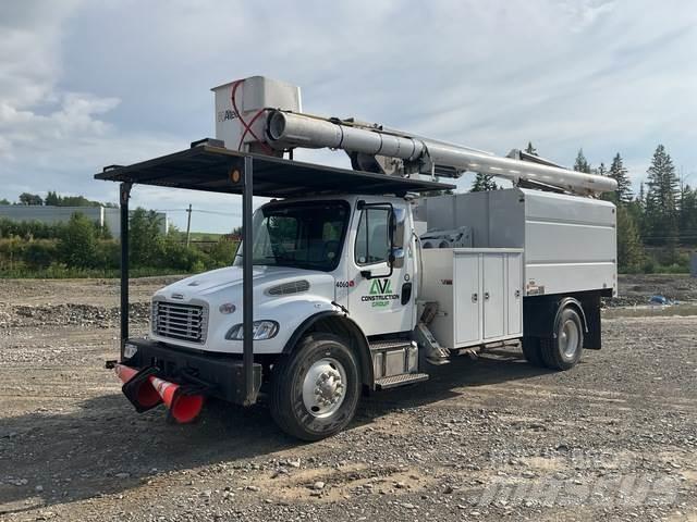 Freightliner  Teherautóra szerelt emelők és állványok