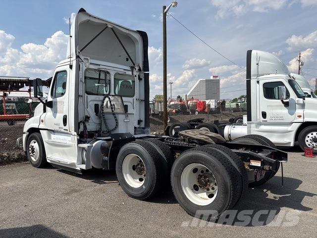 Freightliner  Nyergesvontatók