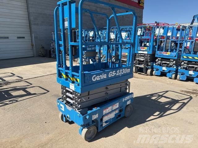 Genie GS-1330M Ollós emelők