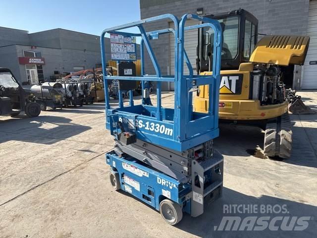 Genie GS-1330M Ollós emelők