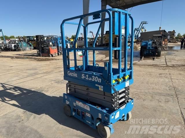 Genie GS-1330M Ollós emelők